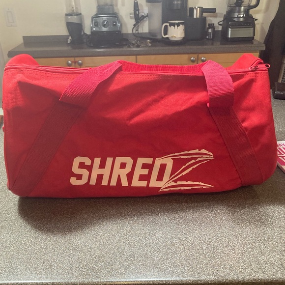 ShredZ Gym Bag - Red, progress cards and 30 day quick weight loss plan - Picture 6 of 10